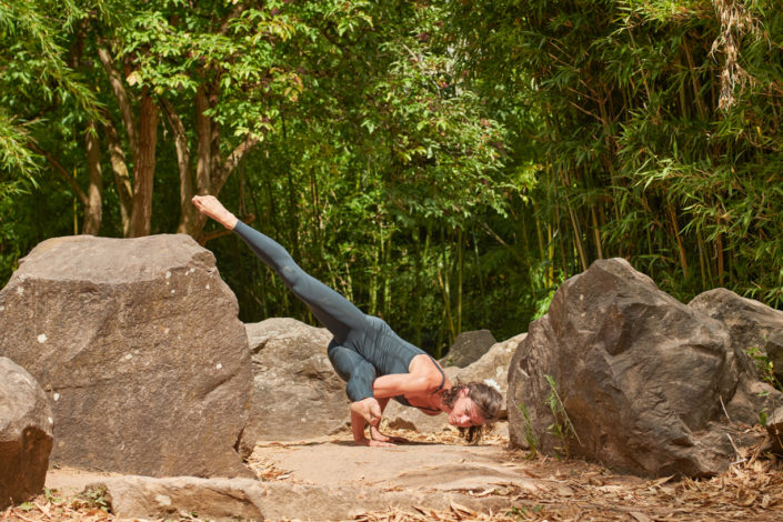 Handstand dans un parc parisien